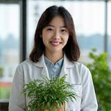 植物専門アドバイザー 鈴木あかねの顔写真